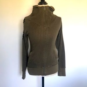 3/$30 Bench full zip fitted hoodie size M